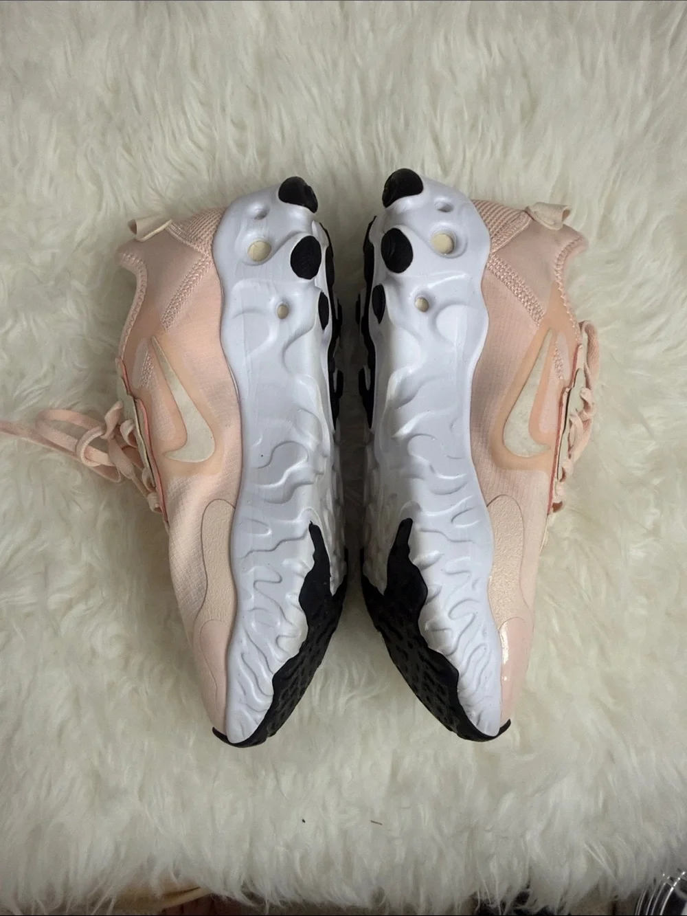 Nike Sneakers Women’s React Art3mis Trainer Pearl Orange Size 7 NWOB